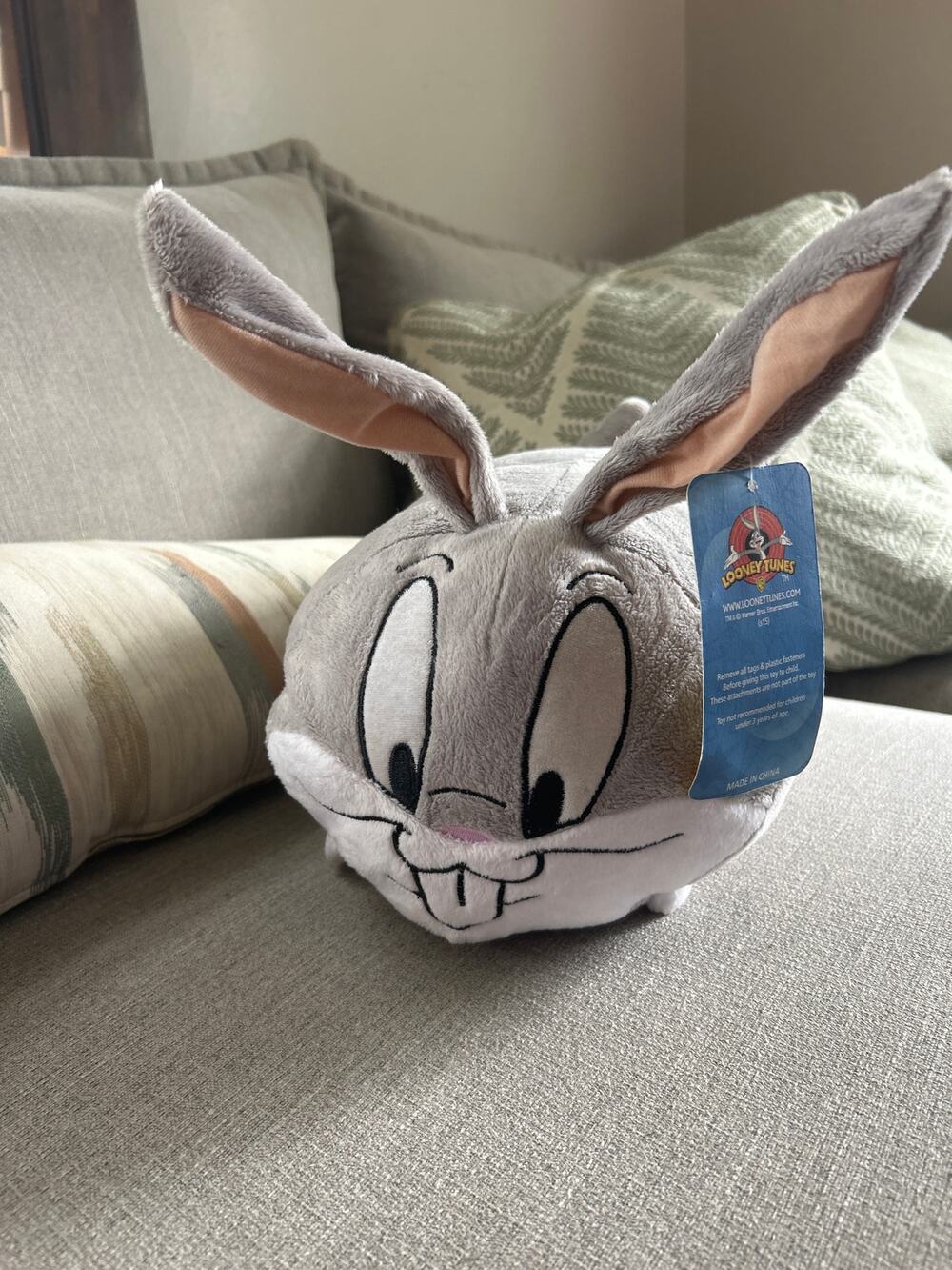 NWT Looney Tunes Bugs Bunny Head Plush Pillow Bean Bag Stuffed Animal Six Flags